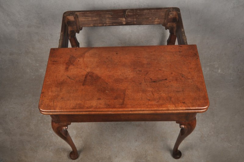 Fine 18th Century Mahogany Concertina Action Tea Table