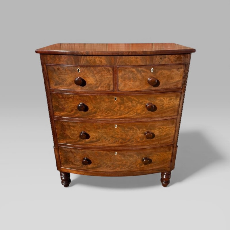 Antique Victorian Mahogany Bow Front Chest Of Drawers With Wooden Handles