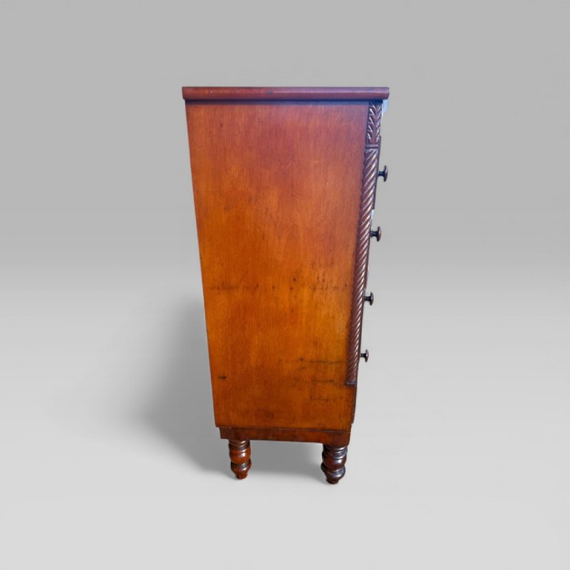 Antique Victorian Mahogany Bow Front Chest Of Drawers With Wooden Handles