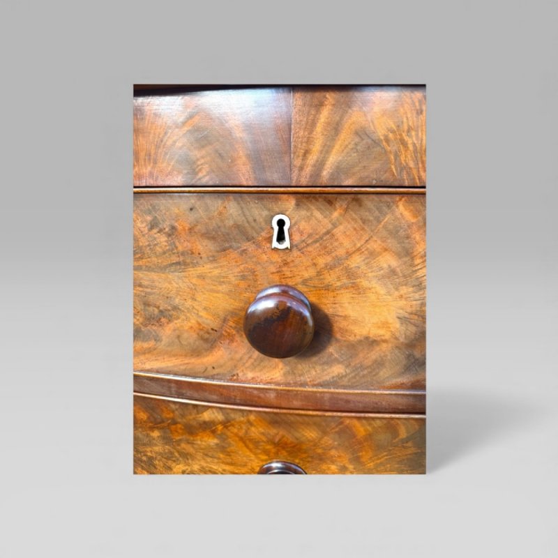 Antique Victorian Mahogany Bow Front Chest Of Drawers With Wooden Handles