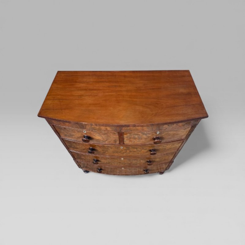 Antique Victorian Mahogany Bow Front Chest Of Drawers With Wooden Handles