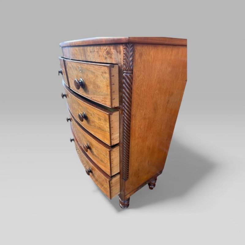 Antique Victorian Mahogany Bow Front Chest Of Drawers With Wooden Handles