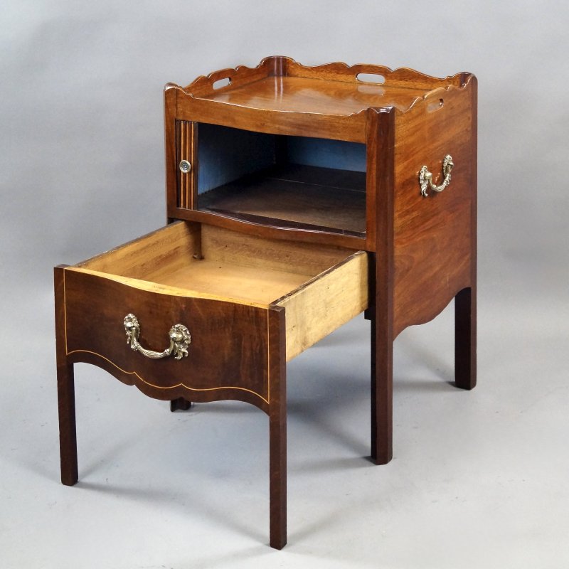 A Rare Serpentine Tray-Top Commode