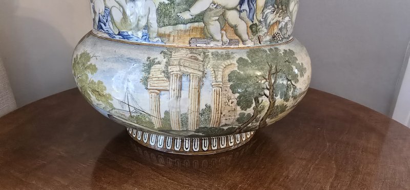 C18th Italian Lidded Vase