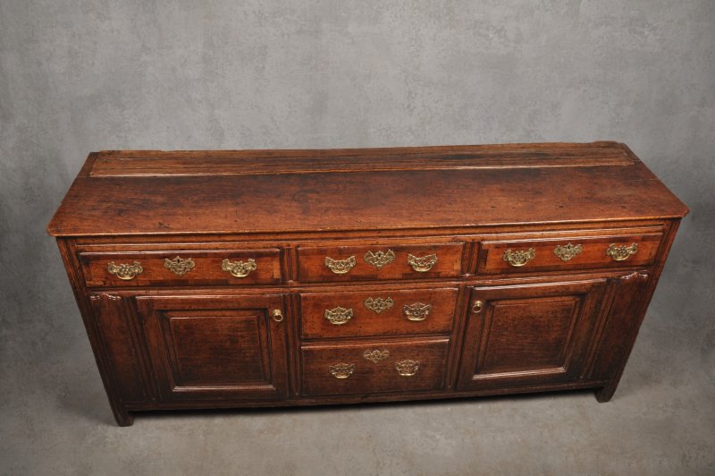 Early 18th Century Oak Dresser