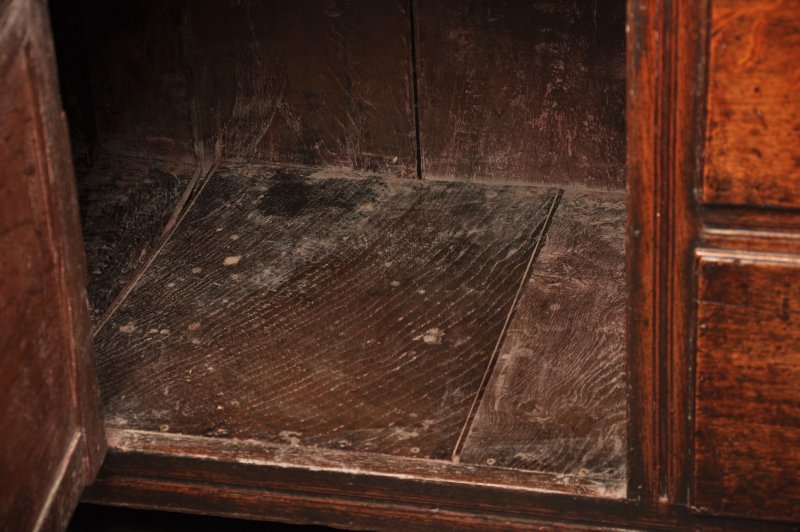 Early 18th Century Oak Dresser