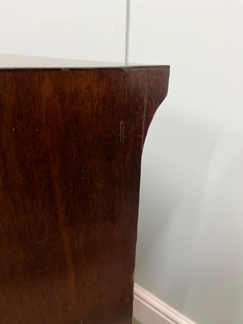 Georgian Bow Fronted Mahogany Chest Of Drawers