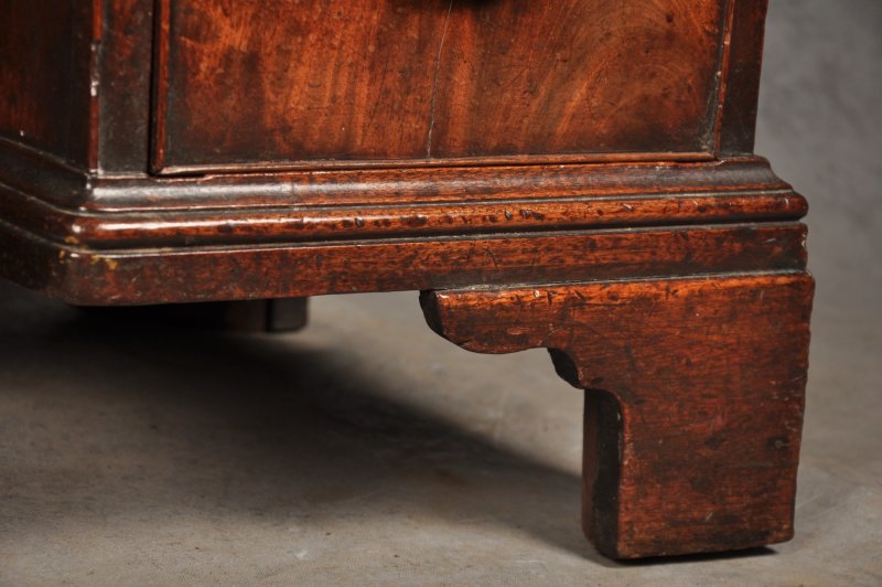 18th Century Mahogany Kneehole Desk