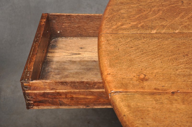 Large 18th Century Oak Gateleg Table