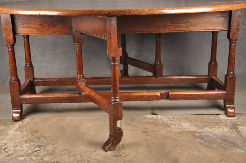 Large 18th Century Oak Gateleg Table