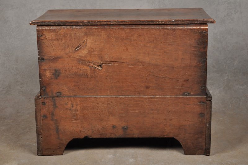 Small 18th Century Welsh Oak Coffer Bach