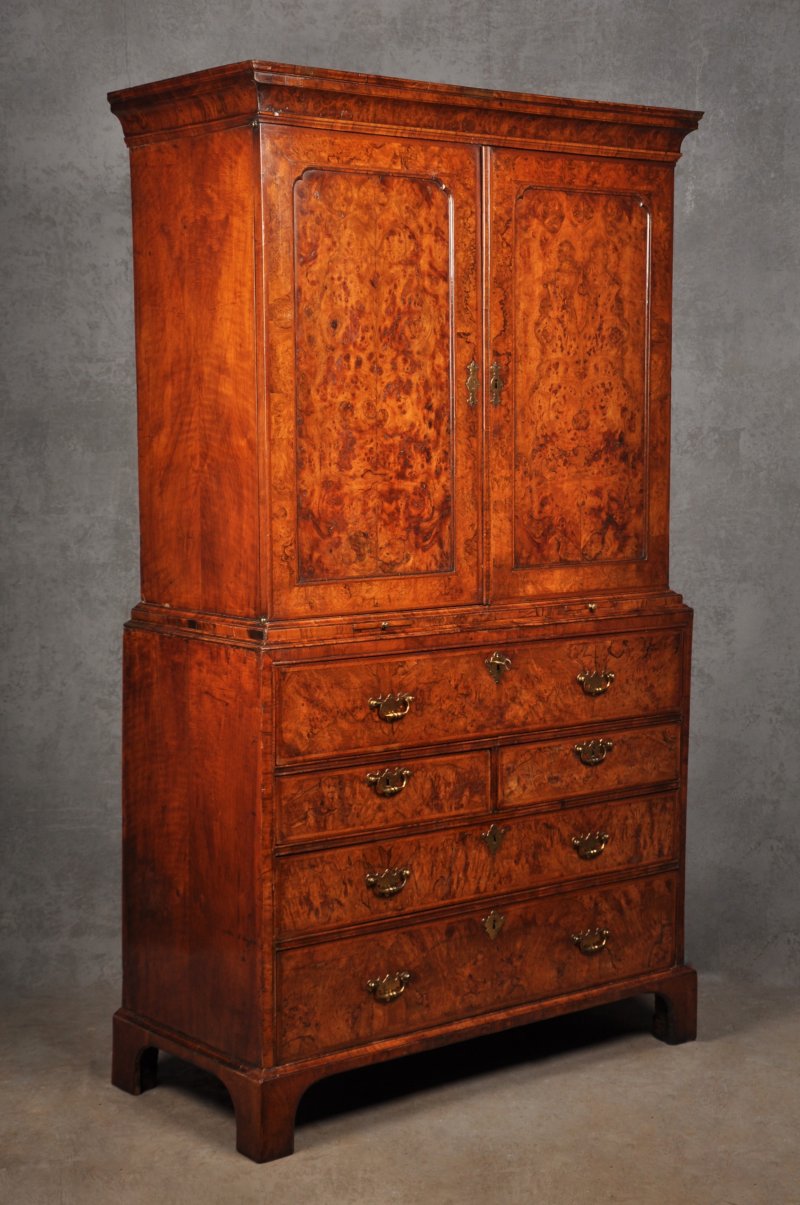 Fine Early 18th Century Walnut Secretaire Cabinet