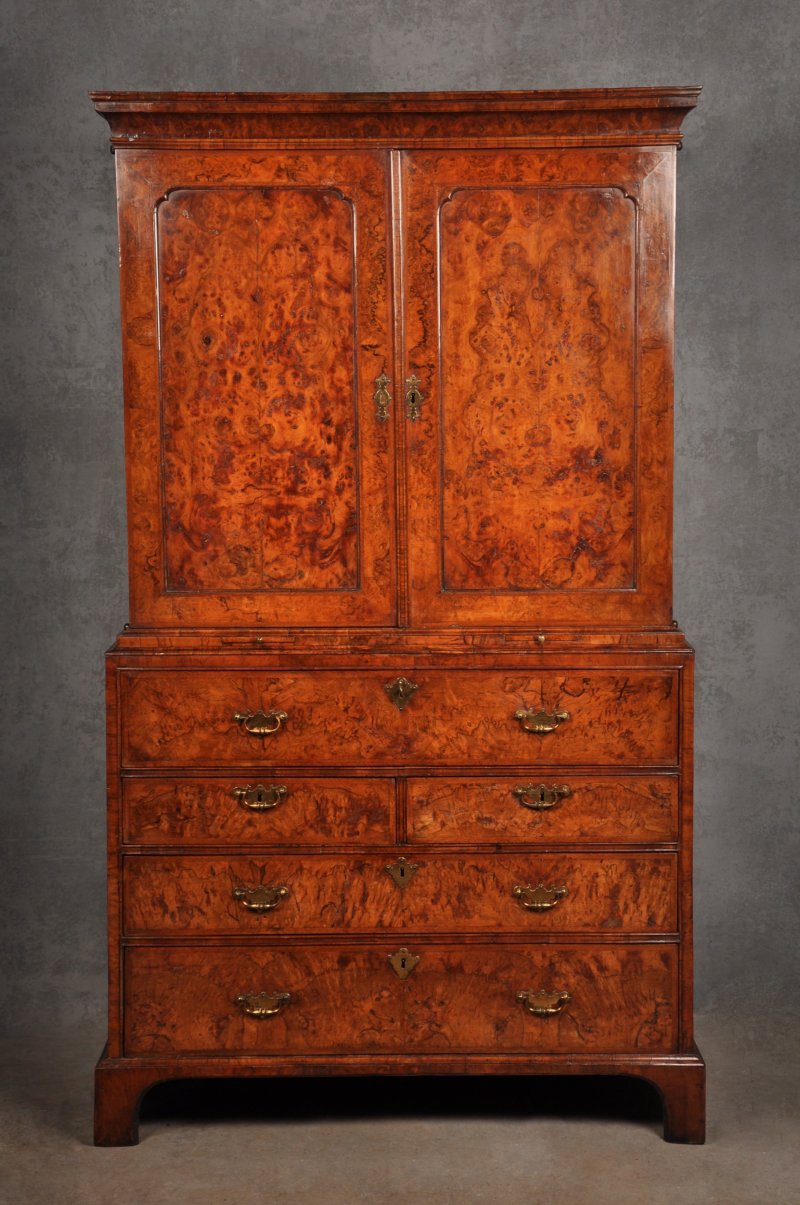 Fine Early 18th Century Walnut Secretaire Cabinet
