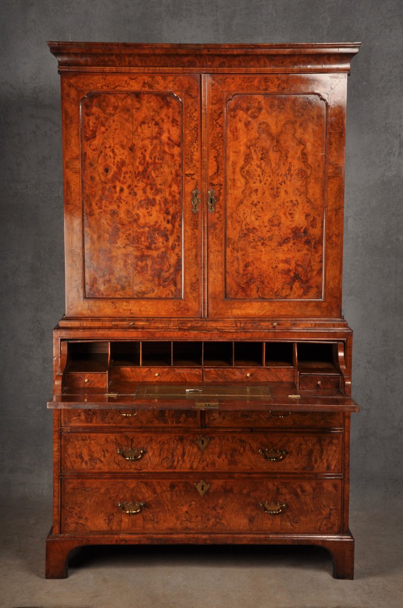 Fine Early 18th Century Walnut Secretaire Cabinet