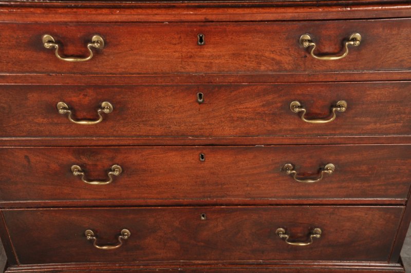 Fine 18th Century Mahogany Chest Of Drawers