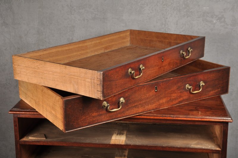 Fine 18th Century Mahogany Chest Of Drawers