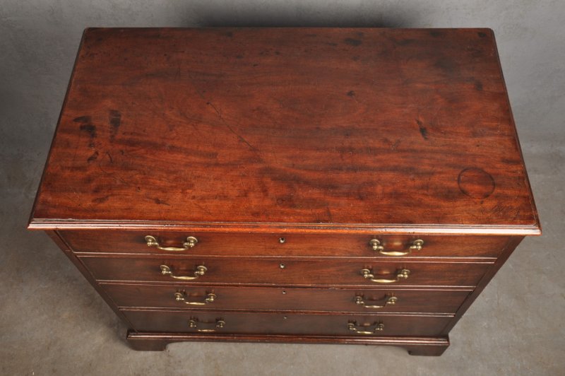 Fine 18th Century Mahogany Chest Of Drawers