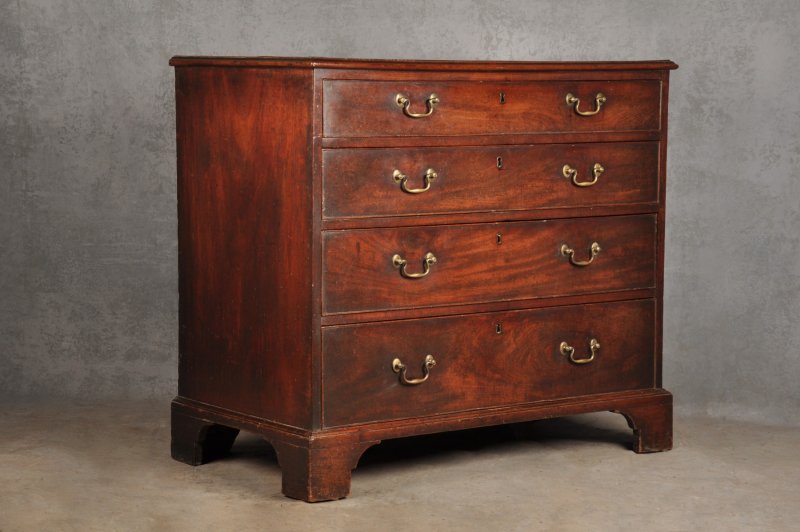 Fine 18th Century Mahogany Chest Of Drawers