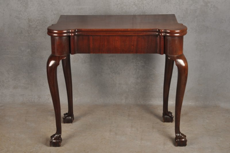 Fine 18th Century Mahogany Tea Table