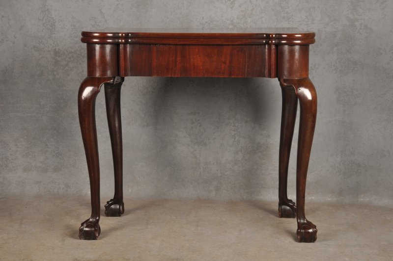 Fine 18th Century Mahogany Tea Table
