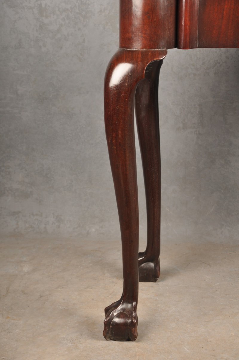 Fine 18th Century Mahogany Tea Table