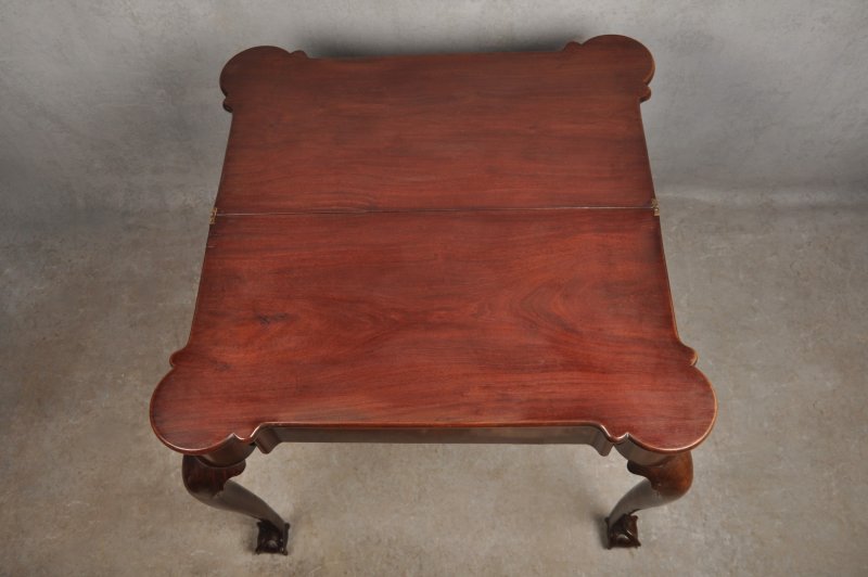 Fine 18th Century Mahogany Tea Table