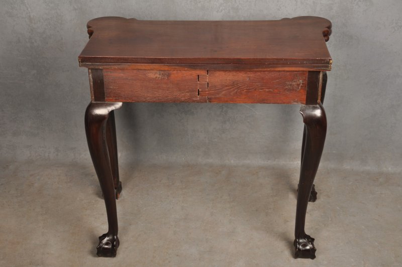 Fine 18th Century Mahogany Tea Table