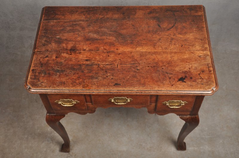 Early 18th Century Walnut Lowboy / Side Table