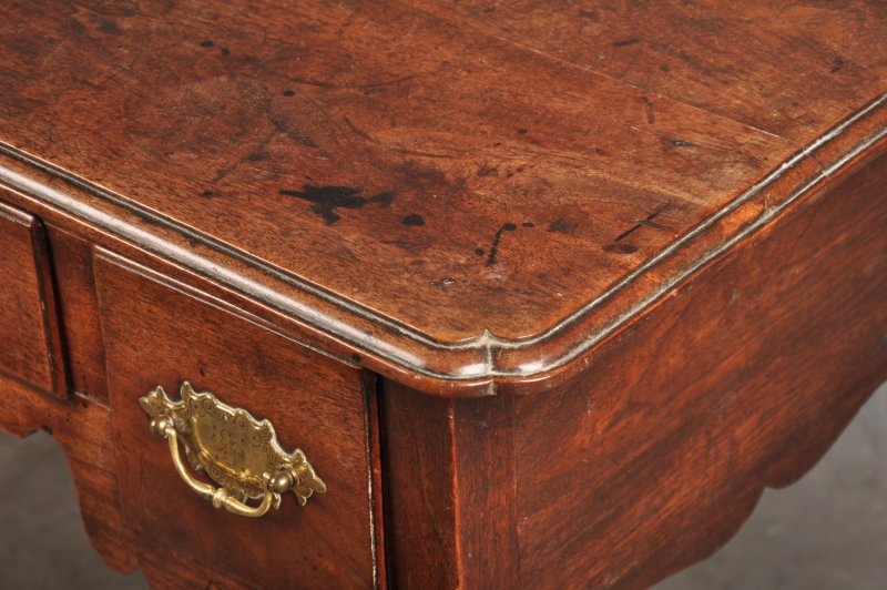 Early 18th Century Walnut Lowboy / Side Table