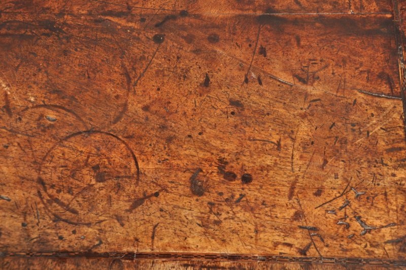 Important Early 18th Century Walnut Kneehole Desk