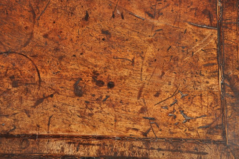 Important Early 18th Century Walnut Kneehole Desk