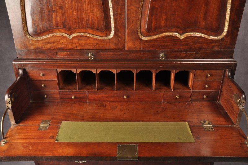 Fine 18th Century Mahogany Secretaire Cabinet