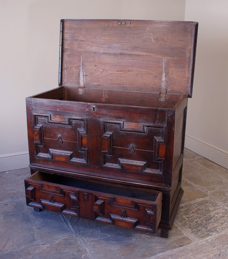17th Century Oak Mule Chest/ Coffer. - Image 5