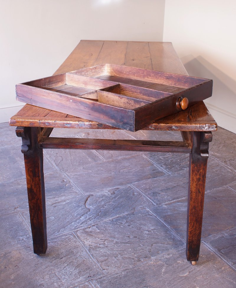 English 18th Century Oak Farmhouse Dining Table - Image 8