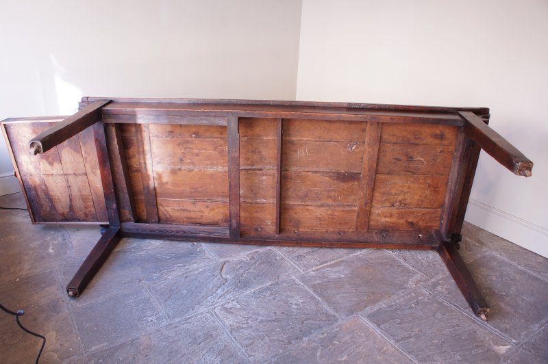 English 18th Century Oak Farmhouse Dining Table - Image 13