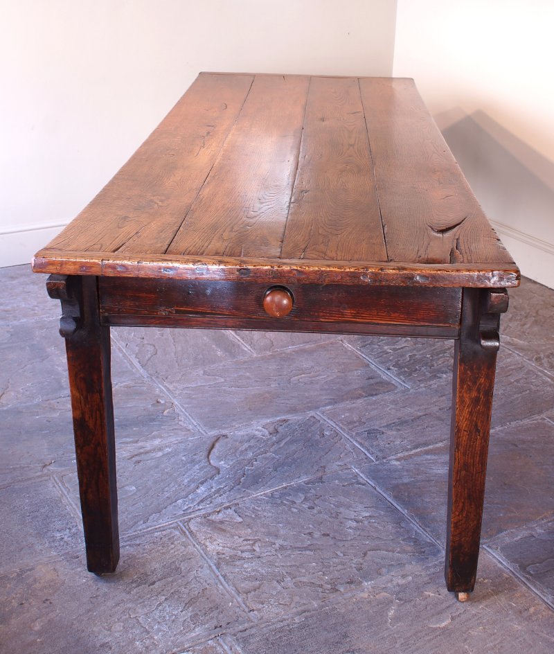 English 18th Century Oak Farmhouse Dining Table - Image 11