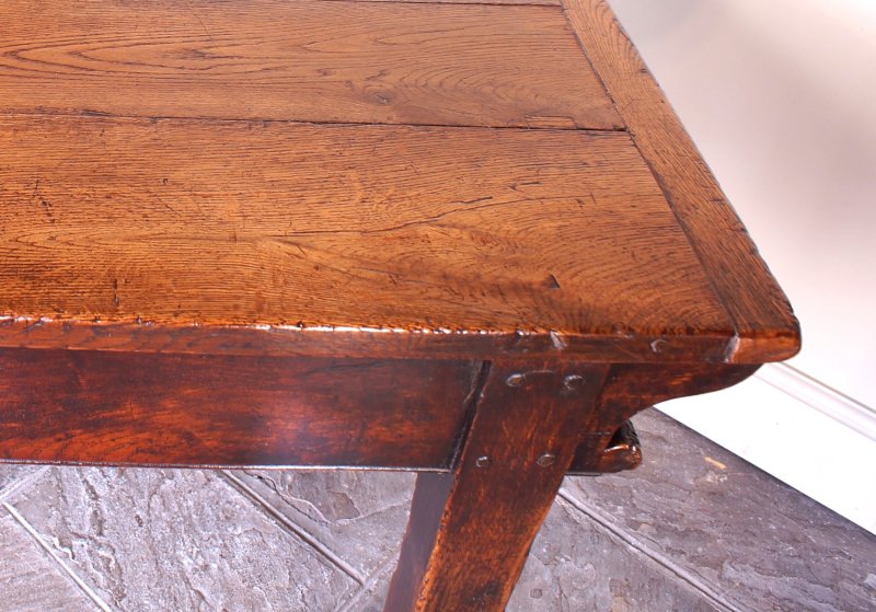 English 18th Century Oak Farmhouse Dining Table - Image 17