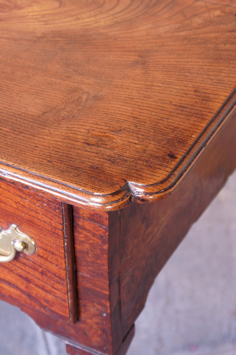 18th Century Elm Lowboy / Side Table - Image 4