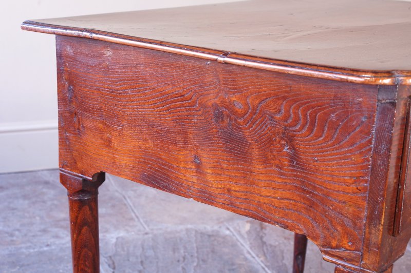 18th Century Elm Lowboy / Side Table - Image 6