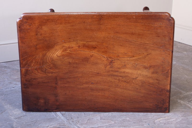 18th Century Elm Lowboy / Side Table - Image 5