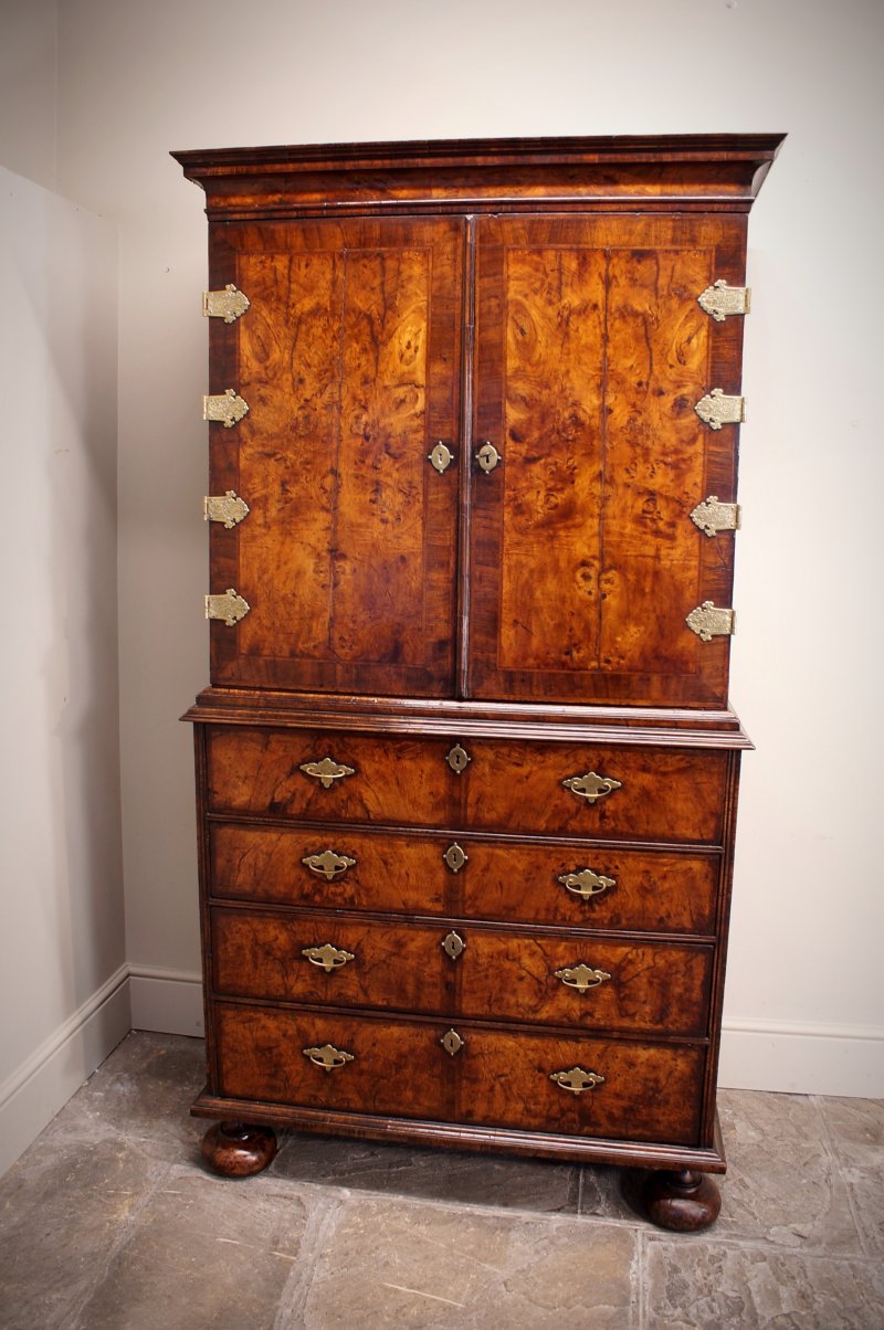Fine Early 18th Century Walnut Cabinet On Chest - Image 11