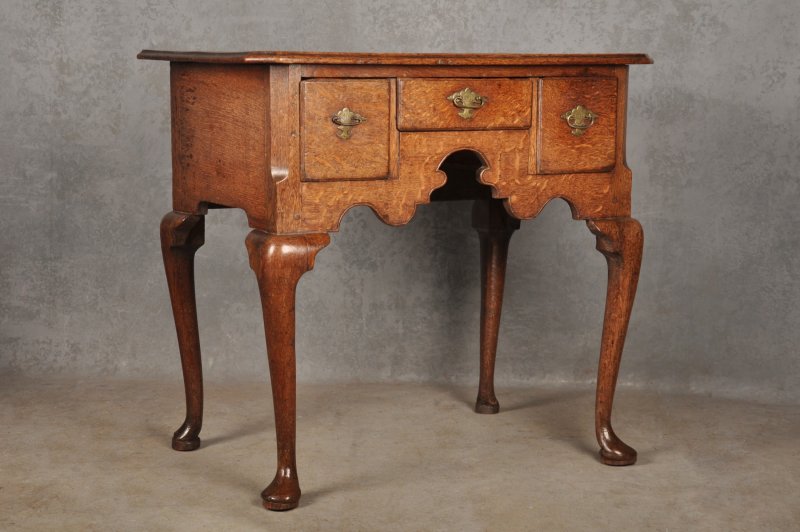 Early 18th Century Oak Lowboy - Image 2