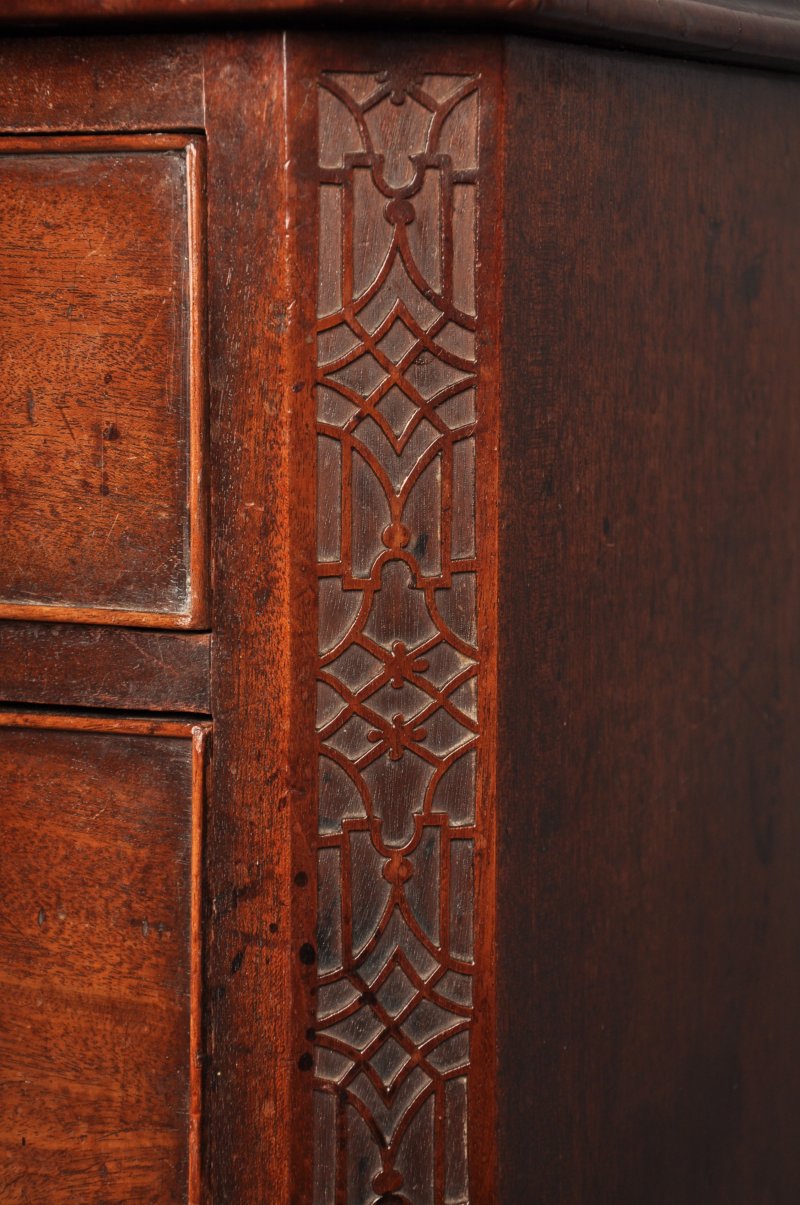 Fine 18th Century Mahogany Chippendale Chest Of Drawers - Image 3