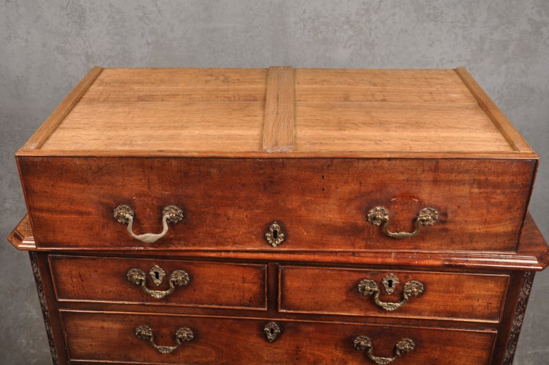 Fine 18th Century Mahogany Chippendale Chest Of Drawers - Image 9