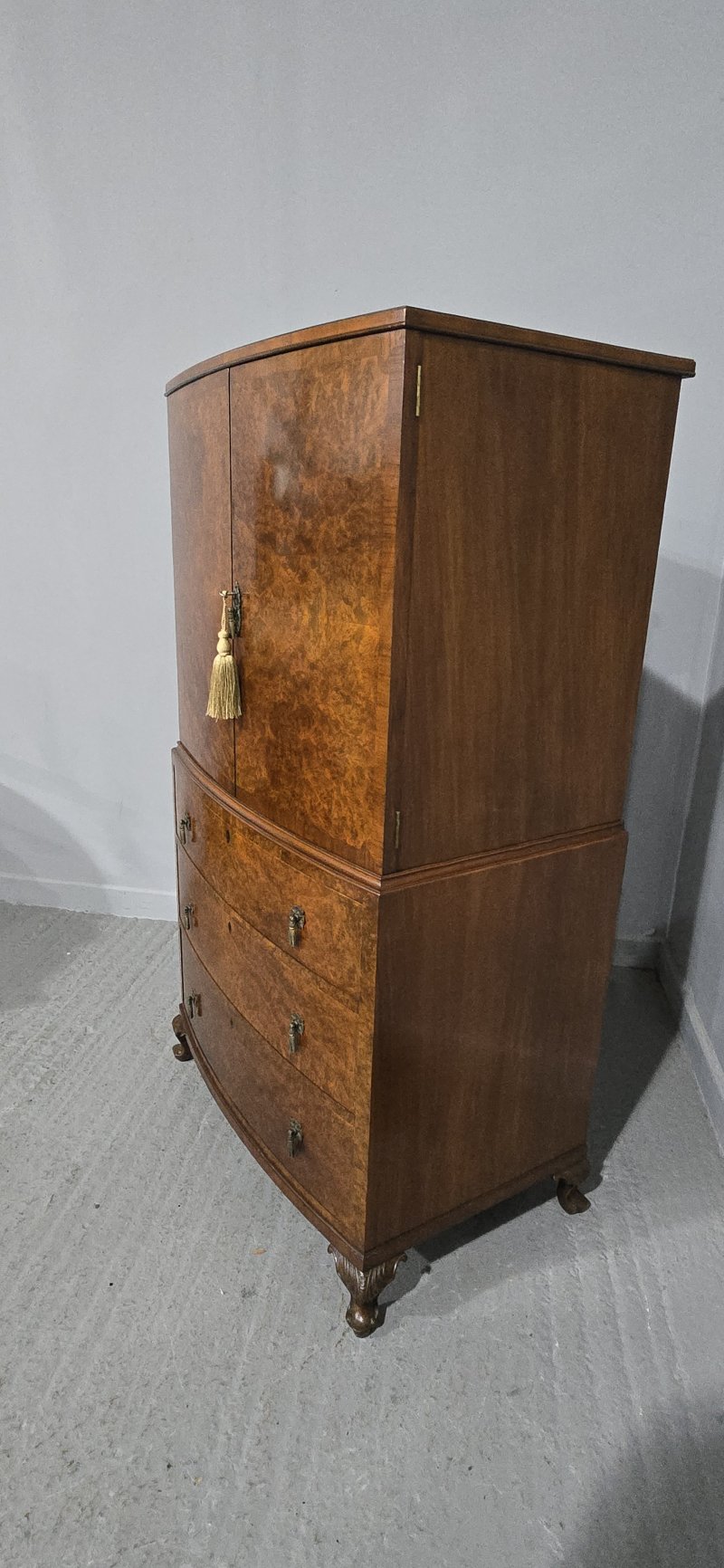 Super Quality Burr Walnut Linen Press of Small Proportions - Image 13