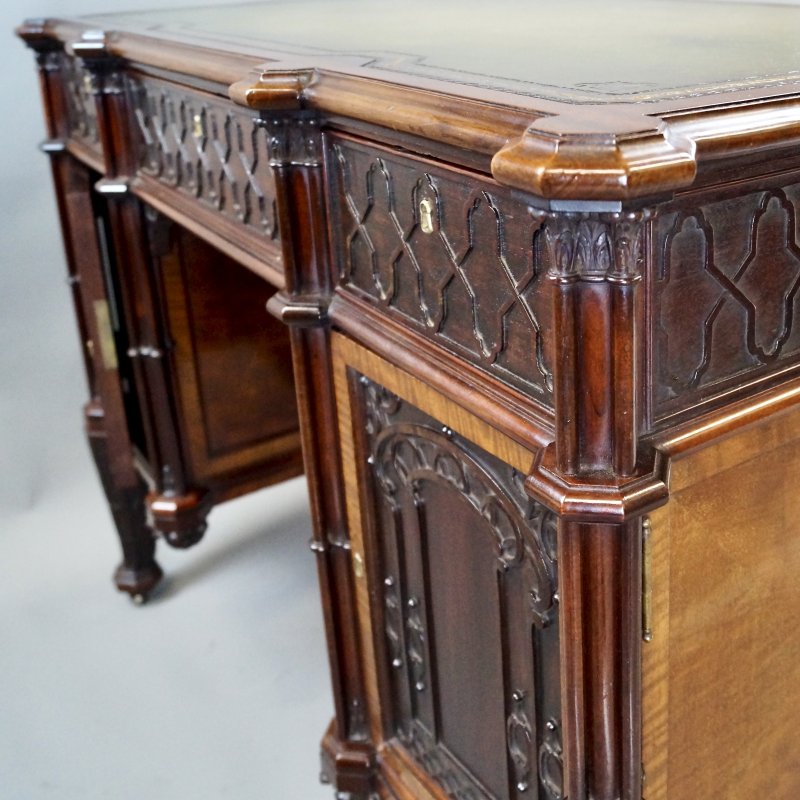 A superb Chippendale design mahogany Gothic revival desk - Image 8