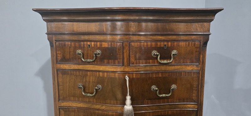 Super Mahogany Serpentine Chest on Chest of Drawers - Image 5