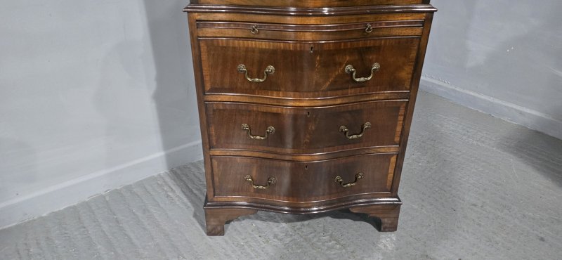 Super Mahogany Serpentine Chest on Chest of Drawers - Image 11