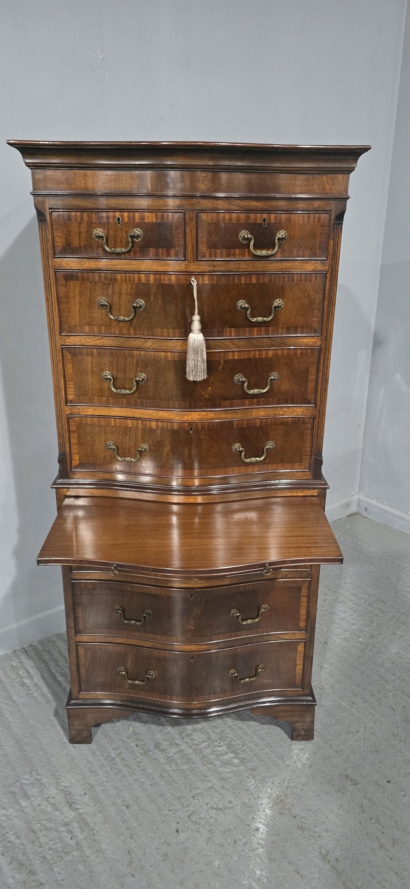 Super Mahogany Serpentine Chest on Chest of Drawers - Image 10