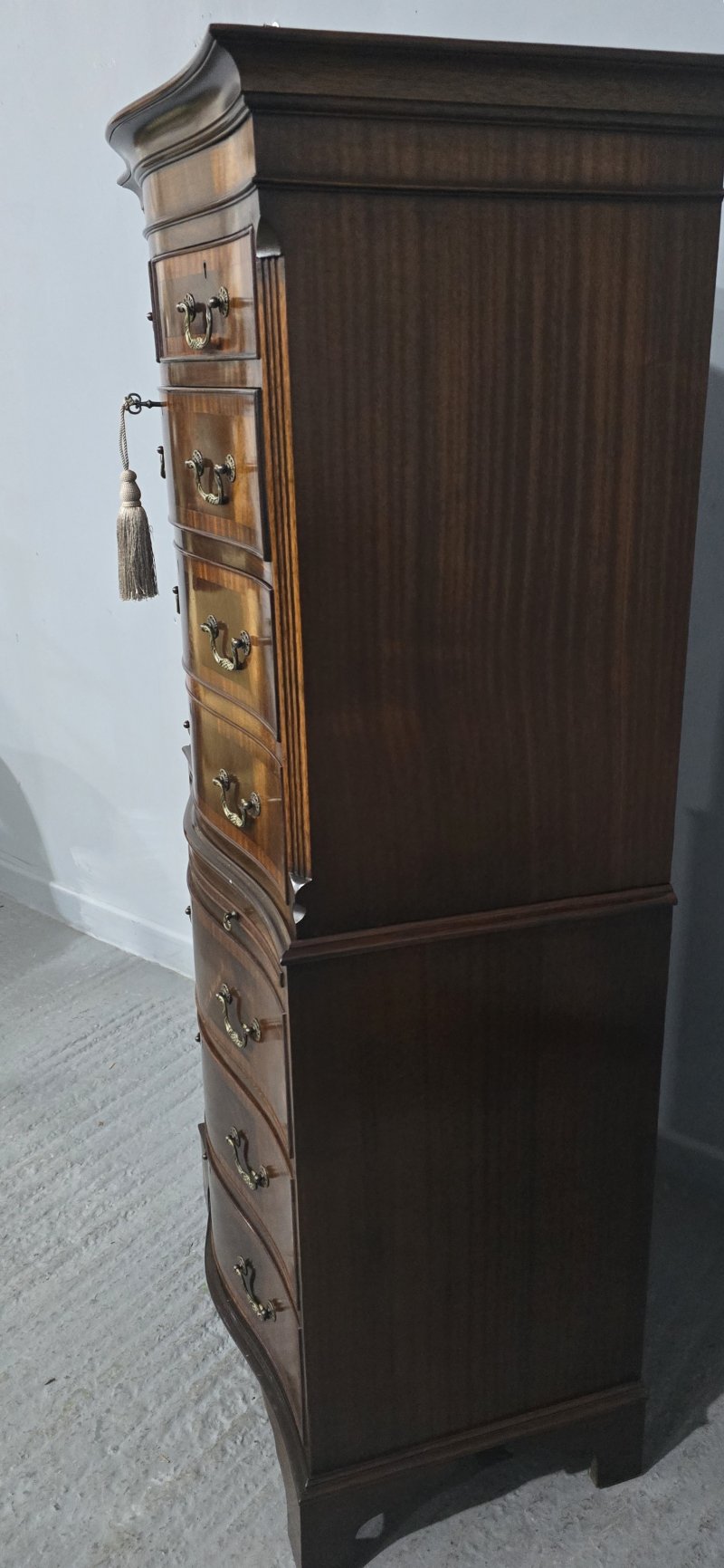 Super Mahogany Serpentine Chest on Chest of Drawers - Image 2